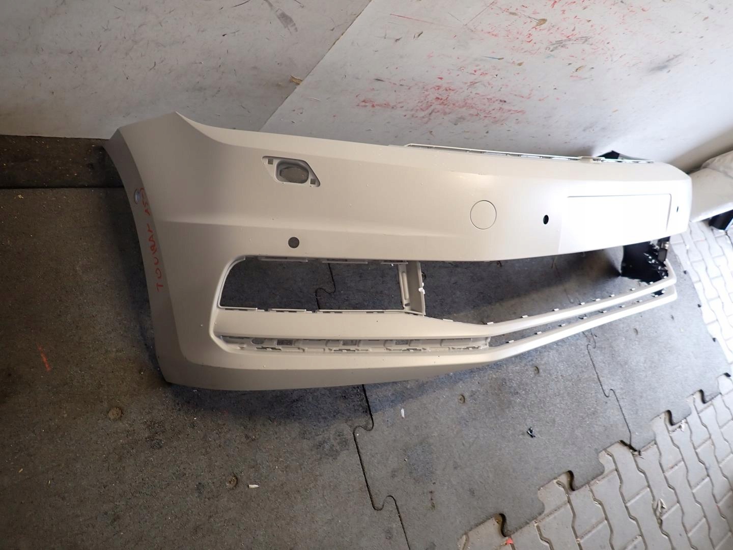 bumper front front VW TOURAN 2015- new original 5TA807221A