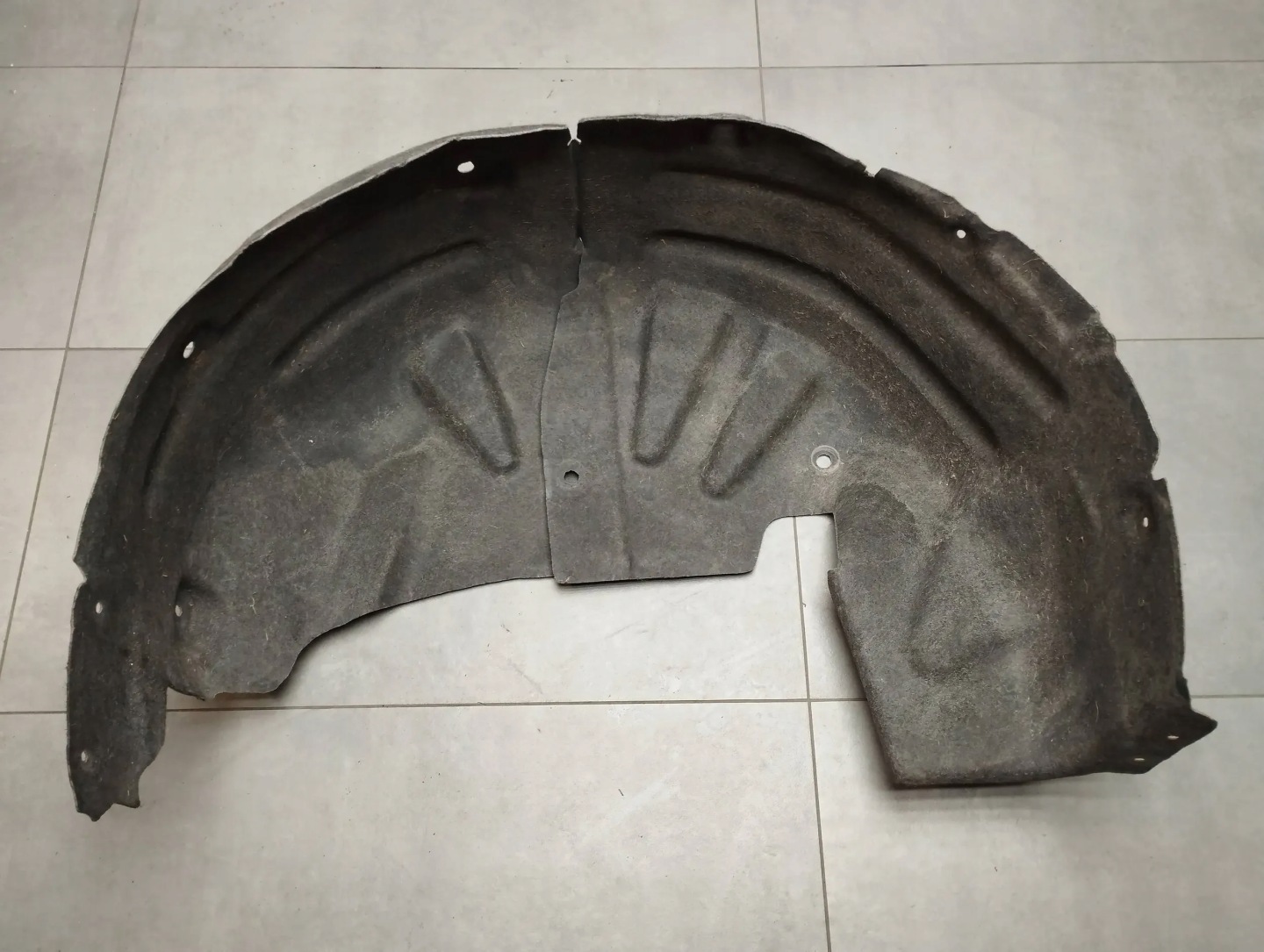 Renault Grand scenic IV mudguard left rear part