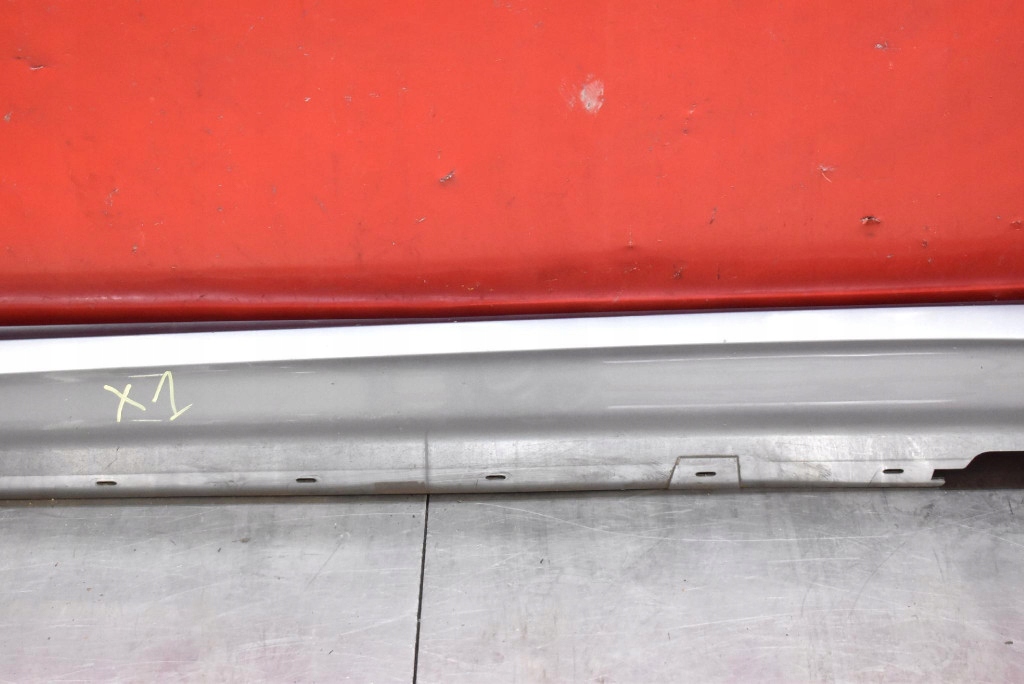 cap threshold left grey 8038076 BMW X1 E84 09-15