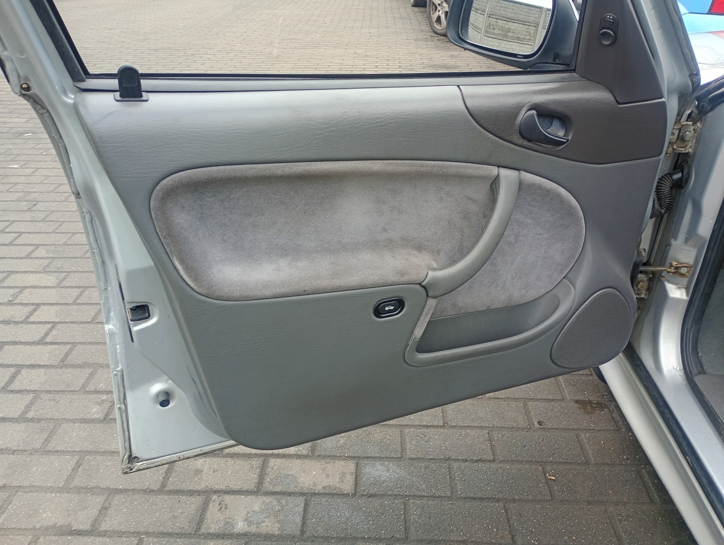upholstery left side left front front Saab 93 9-3 98-02