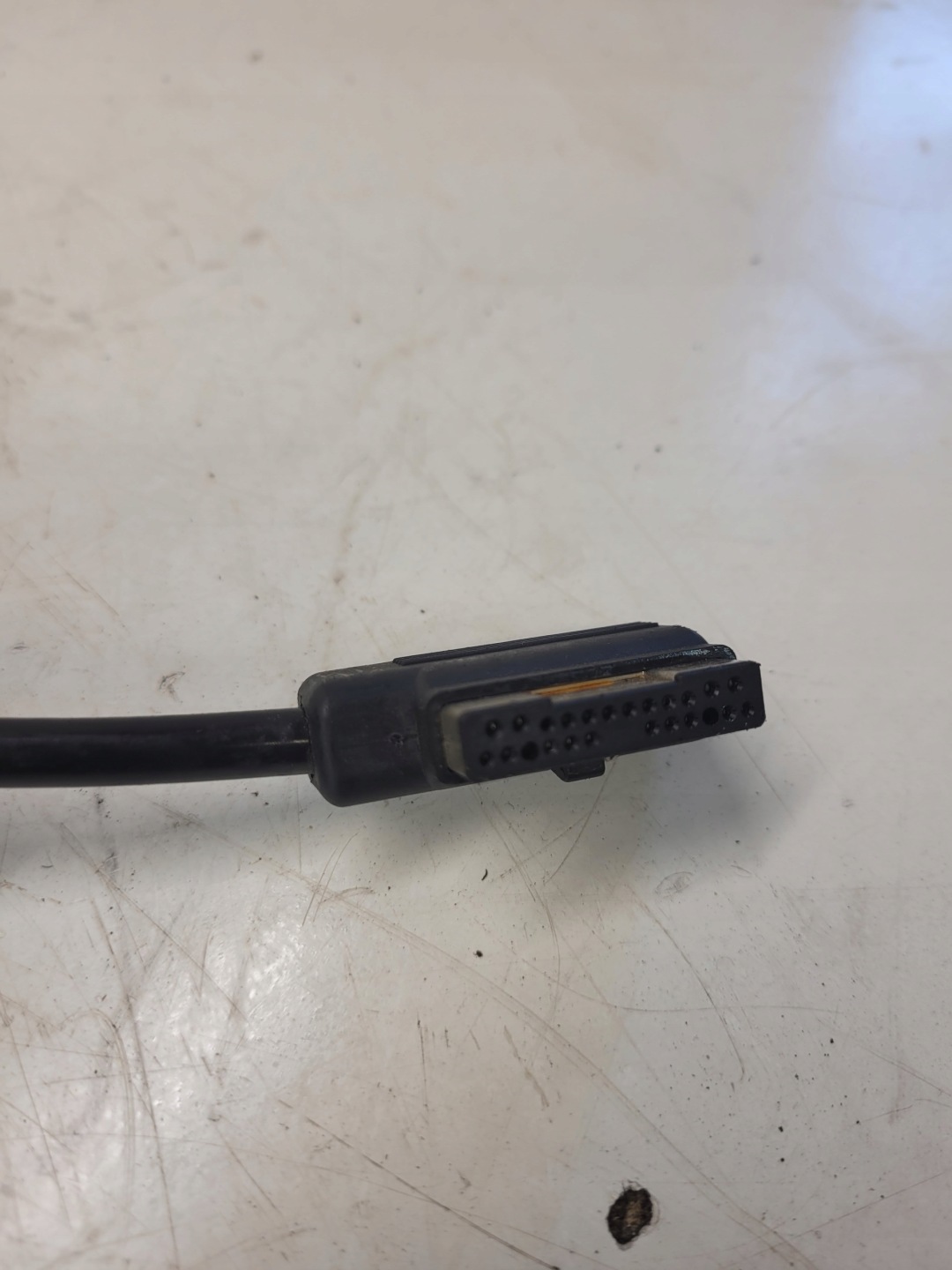 Originale KABEL ADAPTER MMI AUDI A6 C6 LIFT 4F0