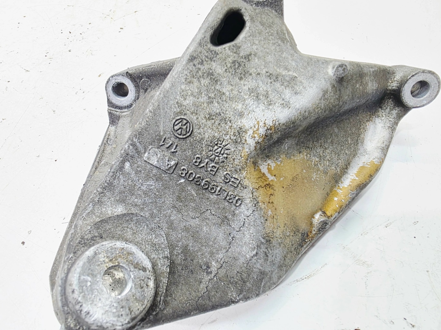 holder engine mount right VOLKSWAGEN CRAFTER 2.0 TDI 03L199308A