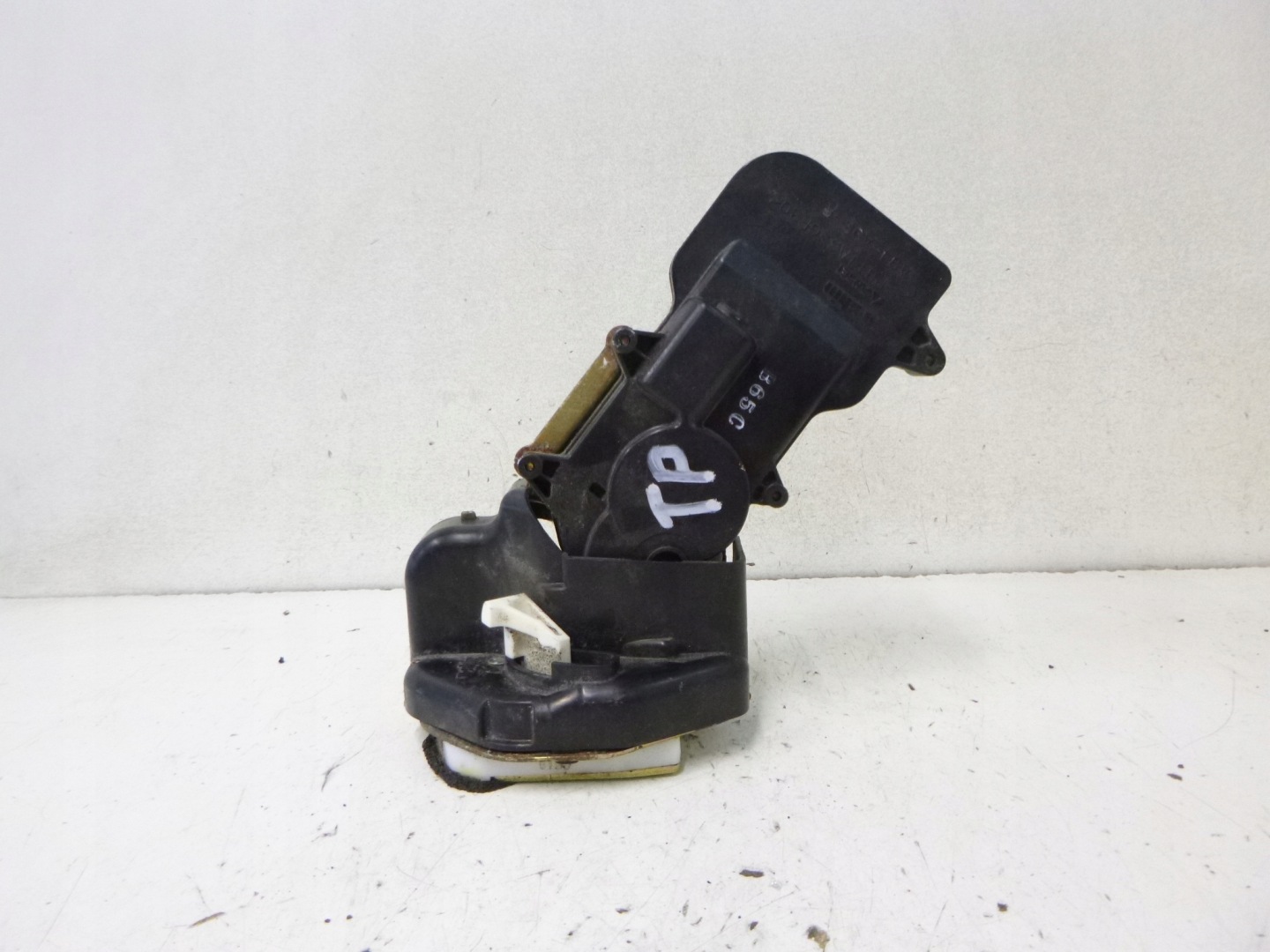 lock door rear part right Mazda 6 GG GY 05r.