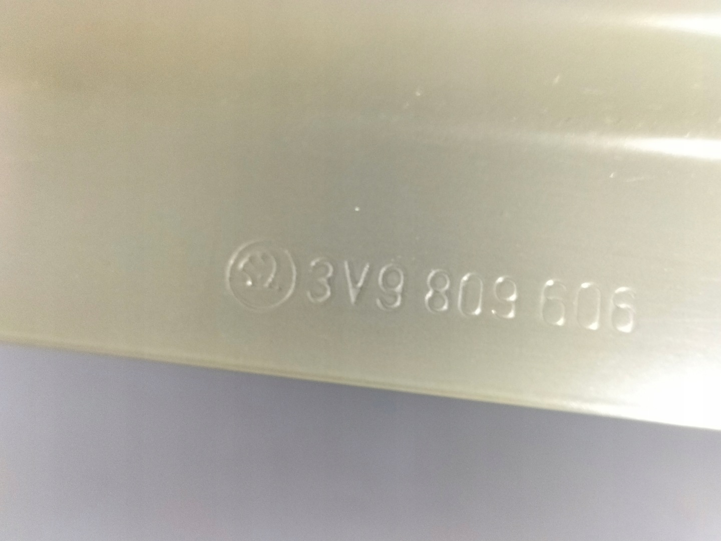 threshold side pillar front right SKODA SUPERB 3 III 15