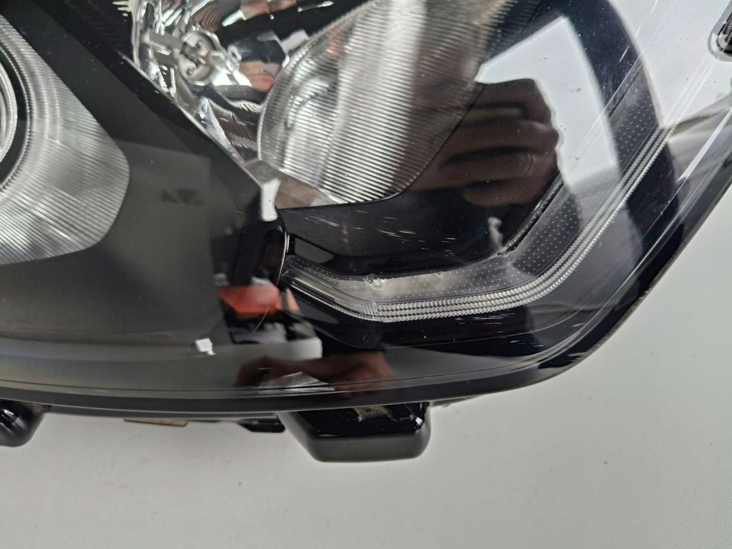 light right REFLEKTOR FORD ECOSPORT 17- LIFT ST CIEMNA XENON