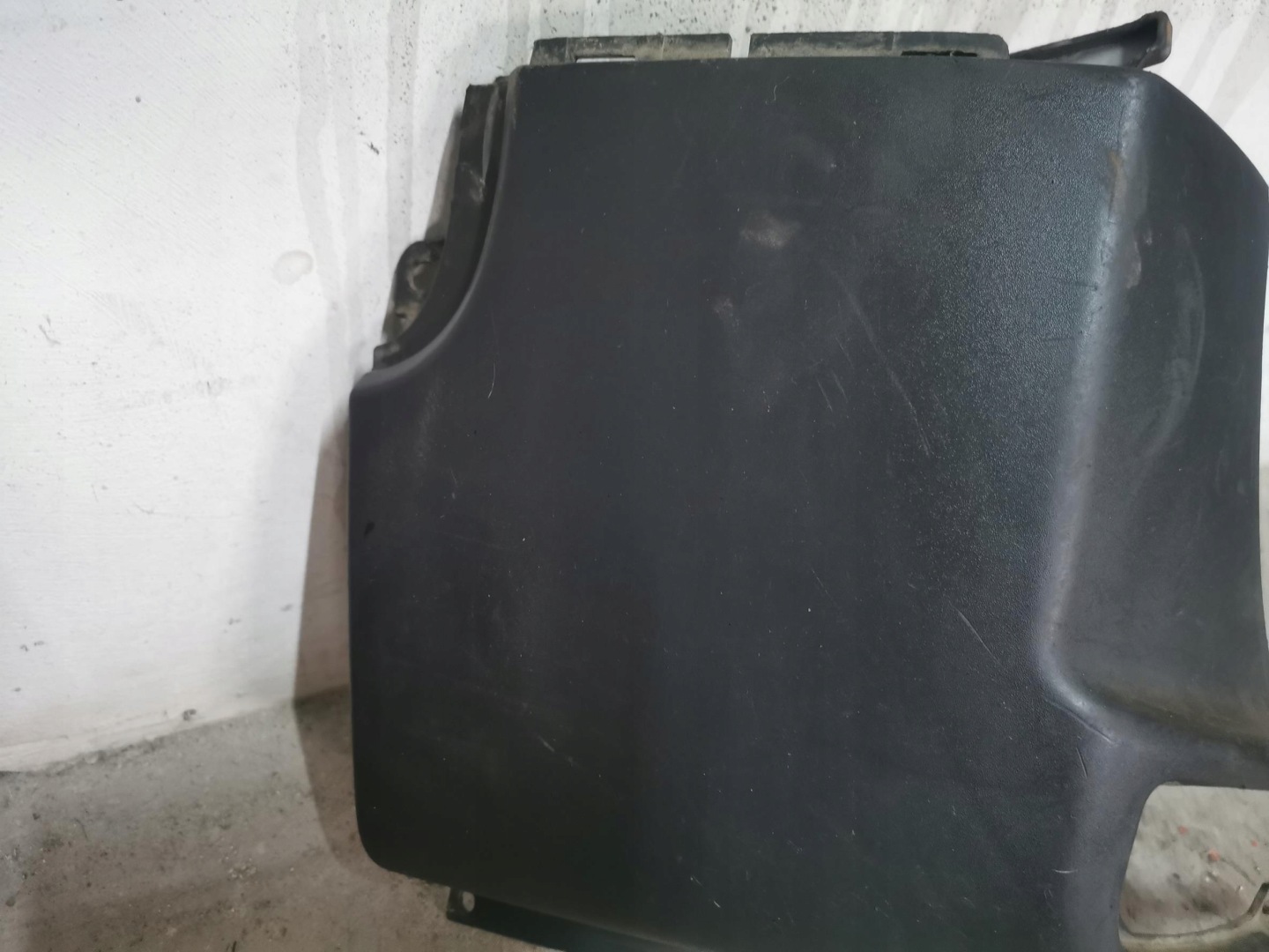 Ecke der Stoßstange links heck MERCEDES SPRINTER W906 A9068802371