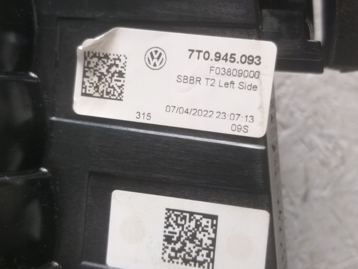 LIGHT REAR PART LEFT VW T7 LED 7T0945093