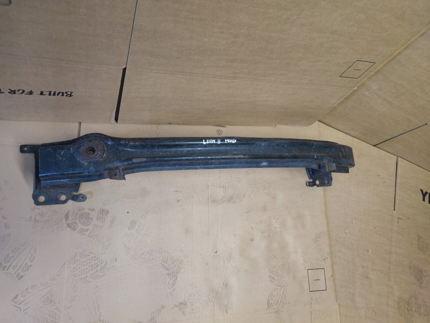SEAT LEON II TOLEDO III bumper support front of the front pillar