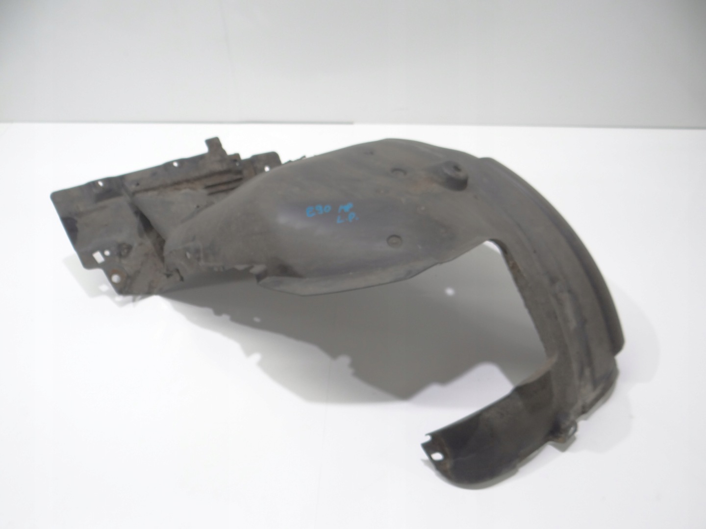 podblatník levý předek BMW E90 M PAKIET OE