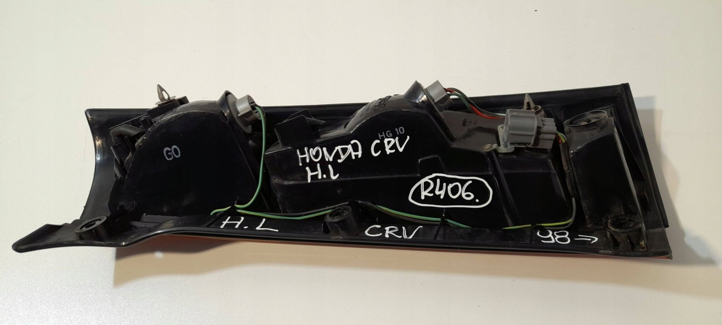 Honda CR-V and light rear left 0432200 (R406)