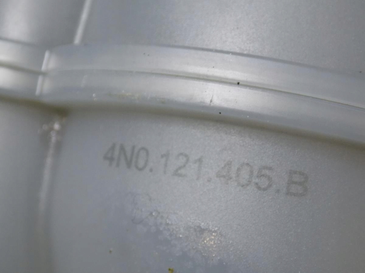 AUDI A8 4N Réservoir eau 4N0121405B