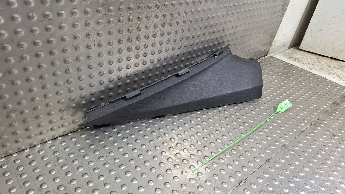 cover central SLUPKA right 4J3867288 AUDI RS E-TRON GT