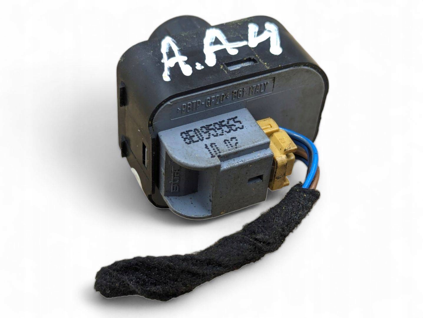 button control of mirrors side Audi A4 B6 2002 8E0959565
