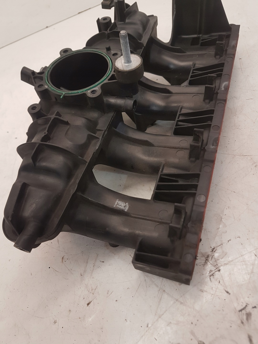 intake manifold VW AUDI A4 A6 2,0 TFSI 06D133185L