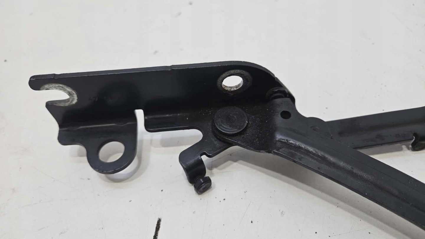 hinge bonnets right front VOLKSWAGEN GOLF V VI plus 5M0823302