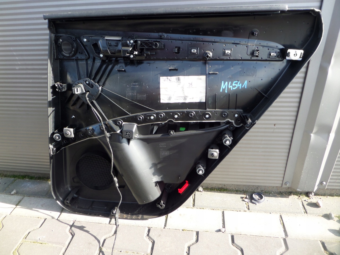AUDI Q5 8R side door left rear part rear 8R0867305B