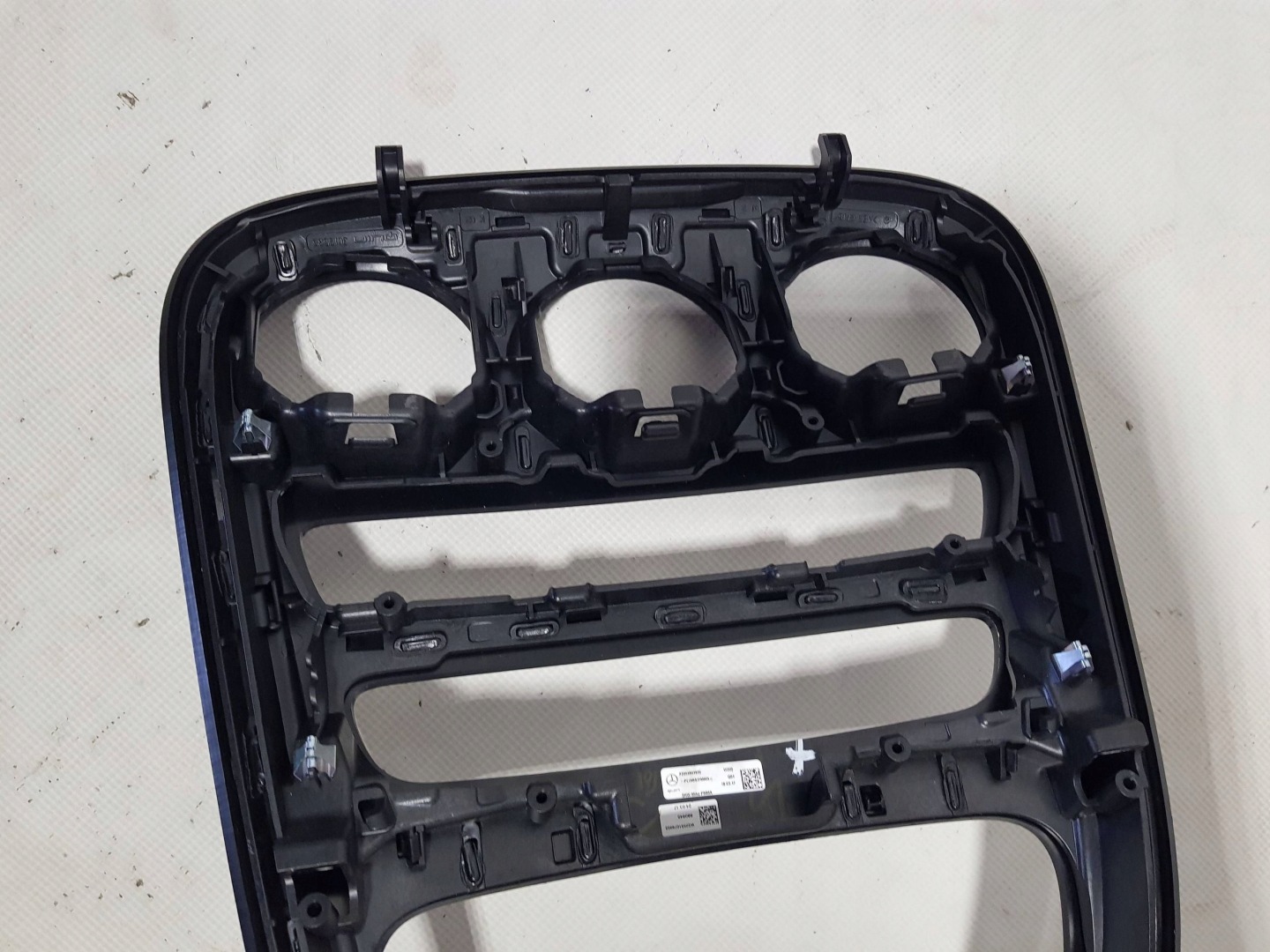 DEKOR PANEL TUNELU frame SRODKOWEGO MERCEDES W205 A2056803905