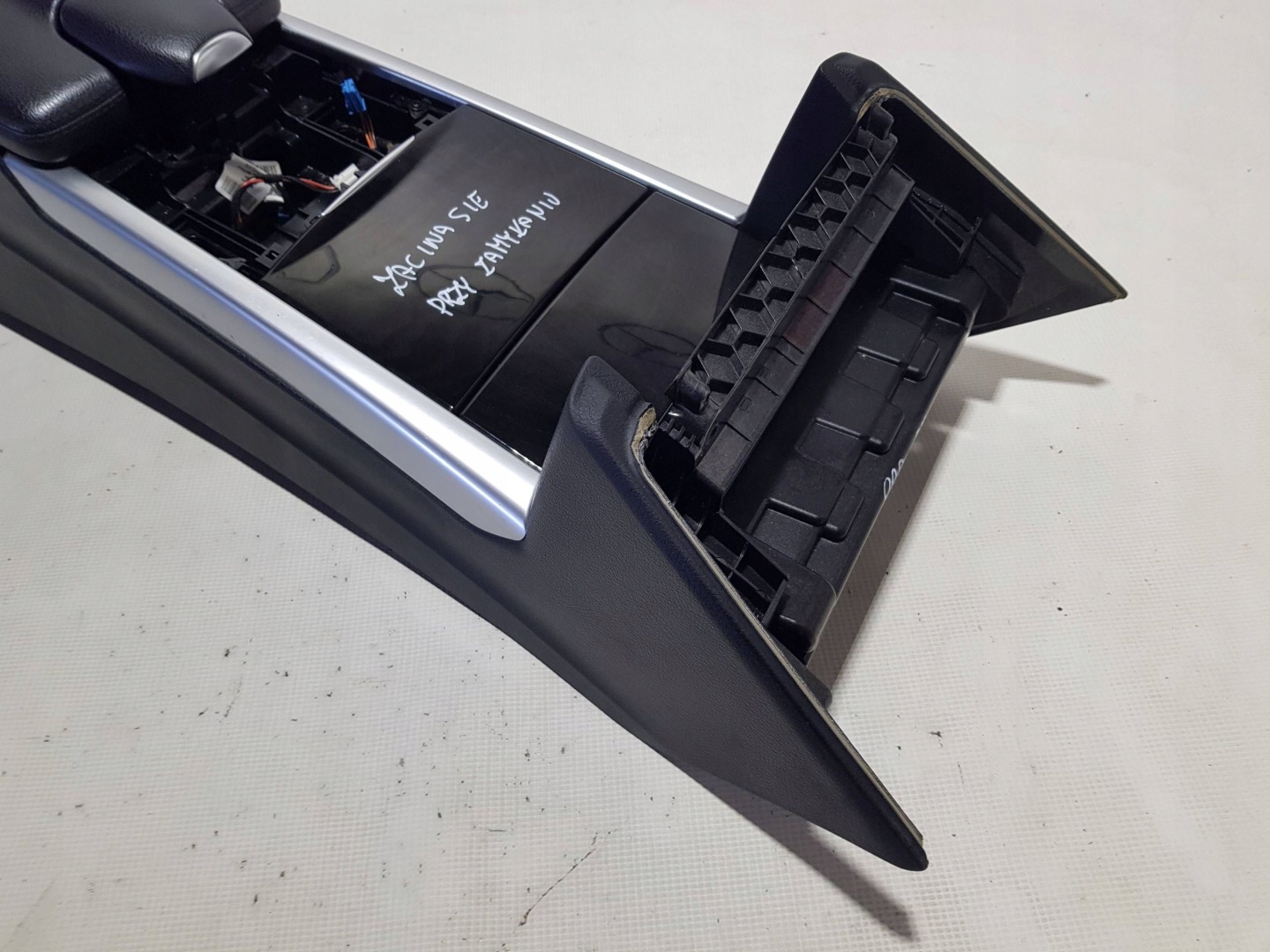 TUNEL central armrest Mercedes E W212 LIFT
