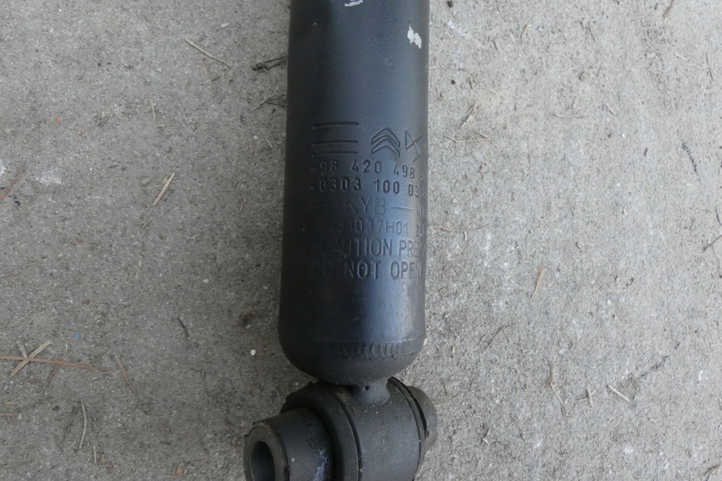 shock absorber AMOR right left CITROEN DS4 II 9842049880