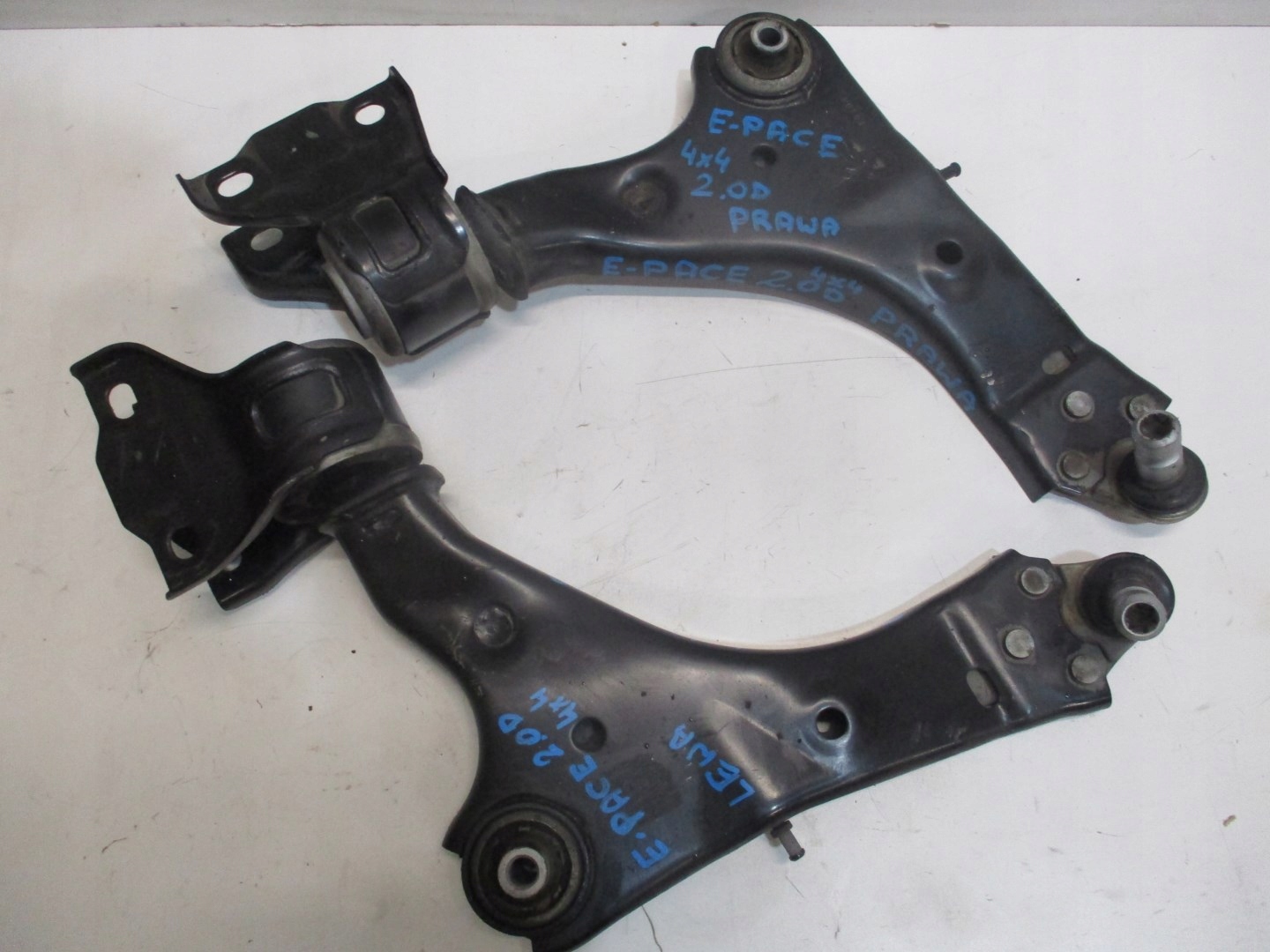Querlenker JAGUAR E PACE 2,0D 4X4 J9C3-3A052-AC