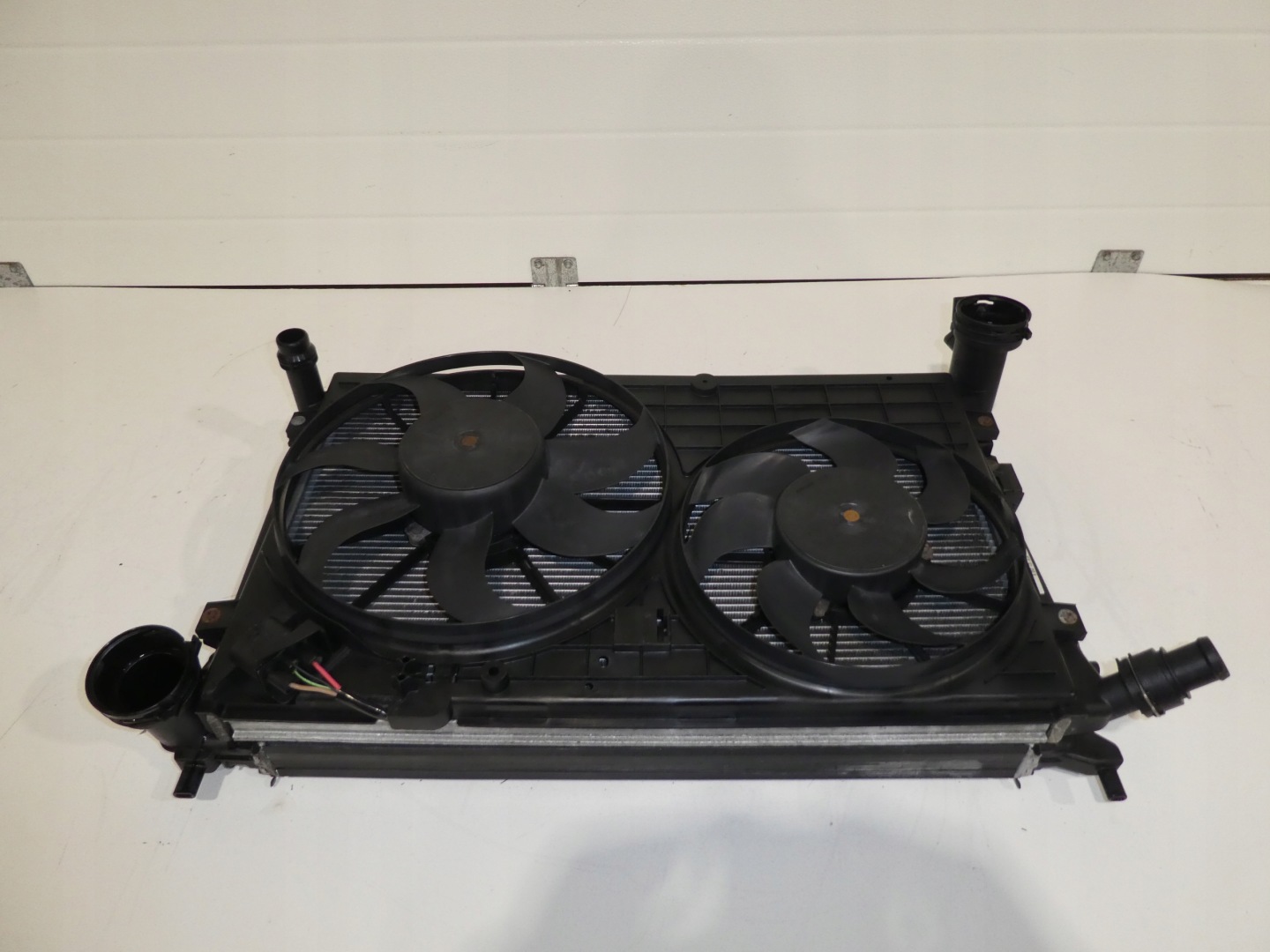 VW PASSAT B6 2,0 TDI RADIATEUR D’EAU INTERCOOLER