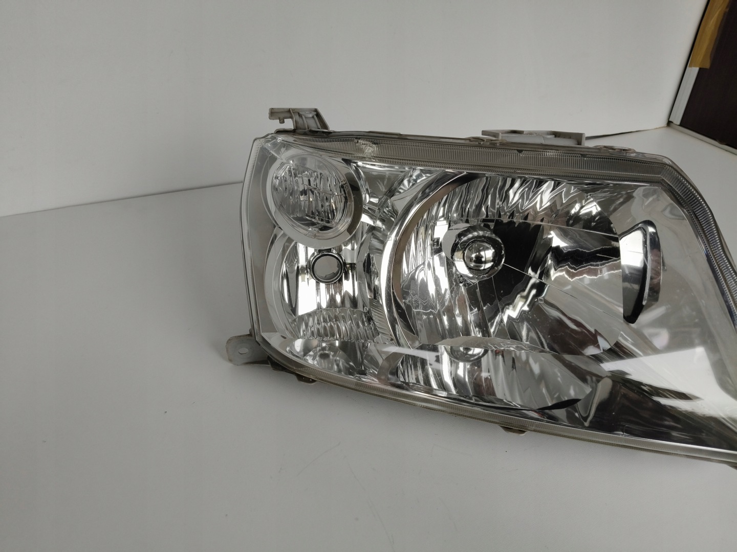 light right REFLEKTOR SUZUKI GRAND VITARA 09- LIFT