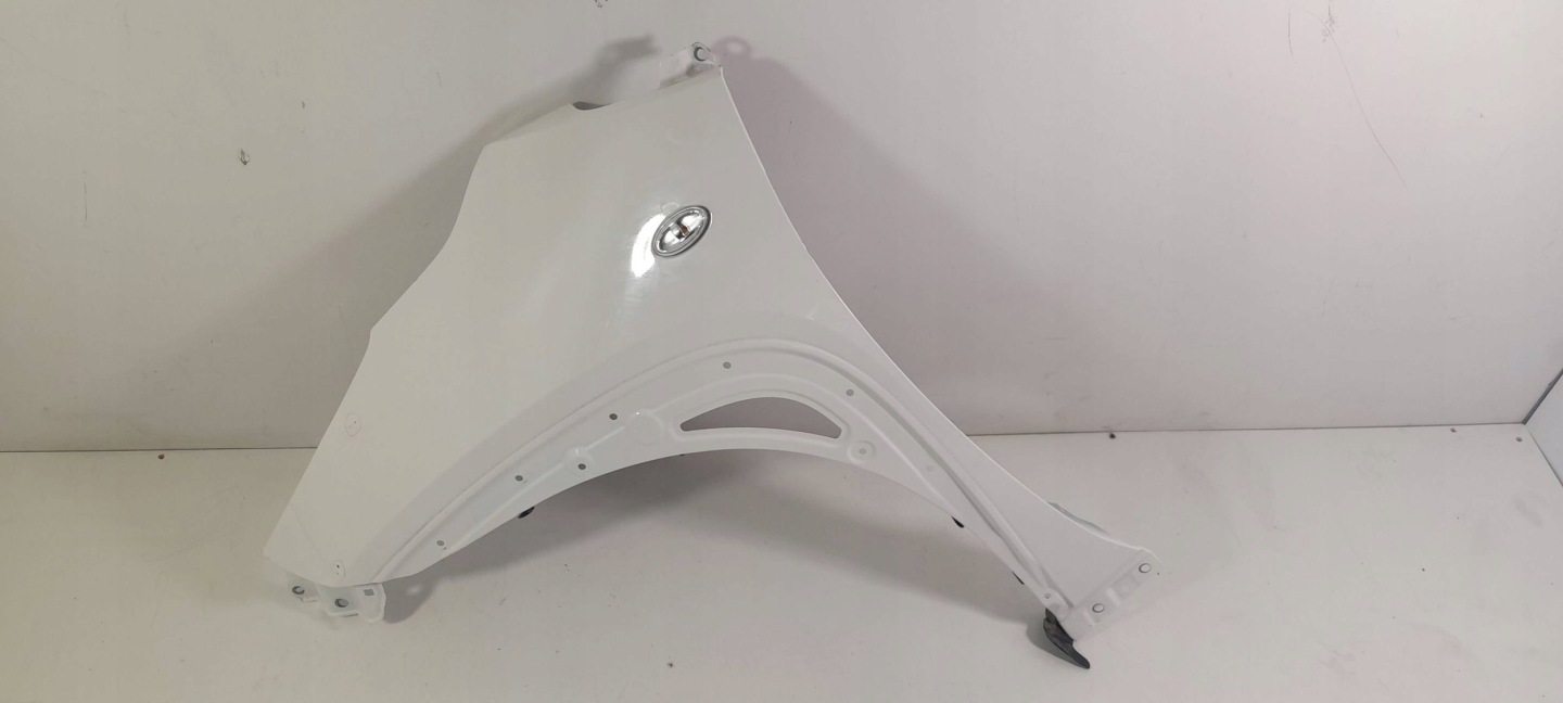 Toyota Aygo X fender front left 040 (X20)