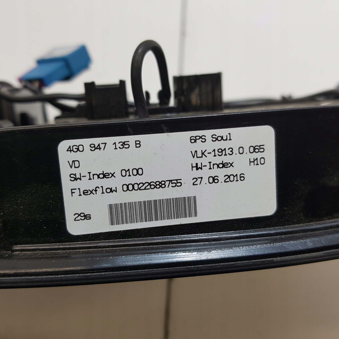 světlo střechy předek AUDI A6-C7 4G0947135B