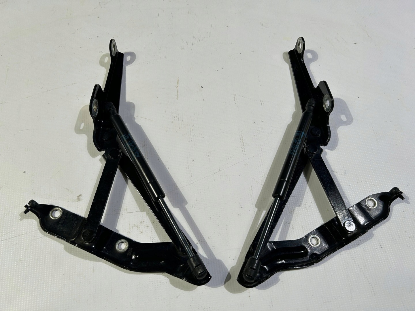 hinges bonnet boot damper left right Chevrolet Camaro Cabrio 2009r