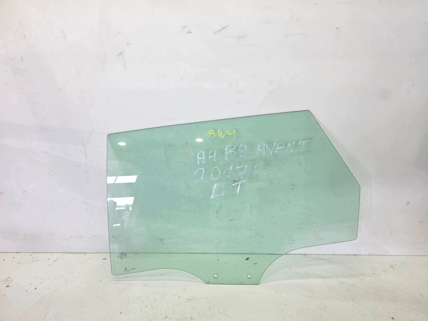 window side door left rear part AUDI A4 B9 AVANT 8W9845205 2017R