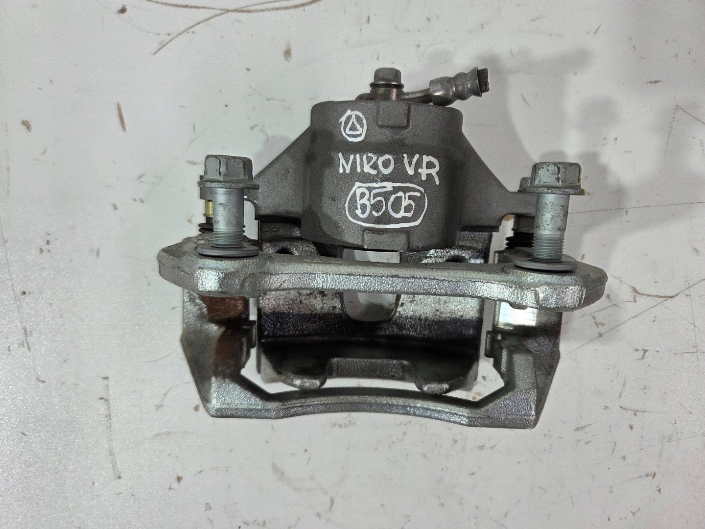 KIA Rio caliper brake front right E6C1DT24 (B505)