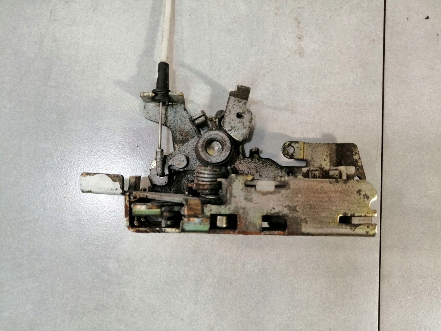 lock door right rear part MERCEDES VITO W638