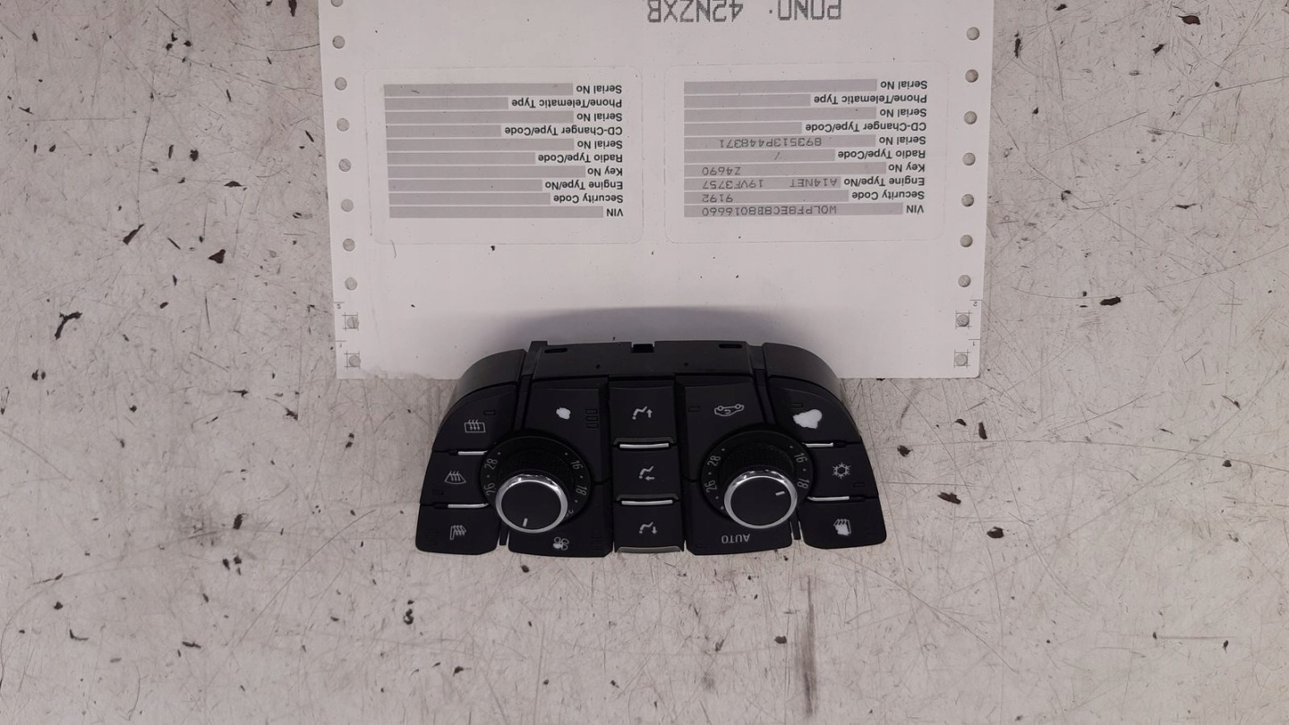 Panel klími klimatizaci PIN Opel Astra J kombi 1,4T