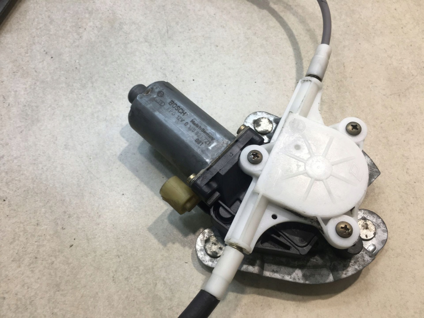 window regulator right front MEGANE and FL 0130821721