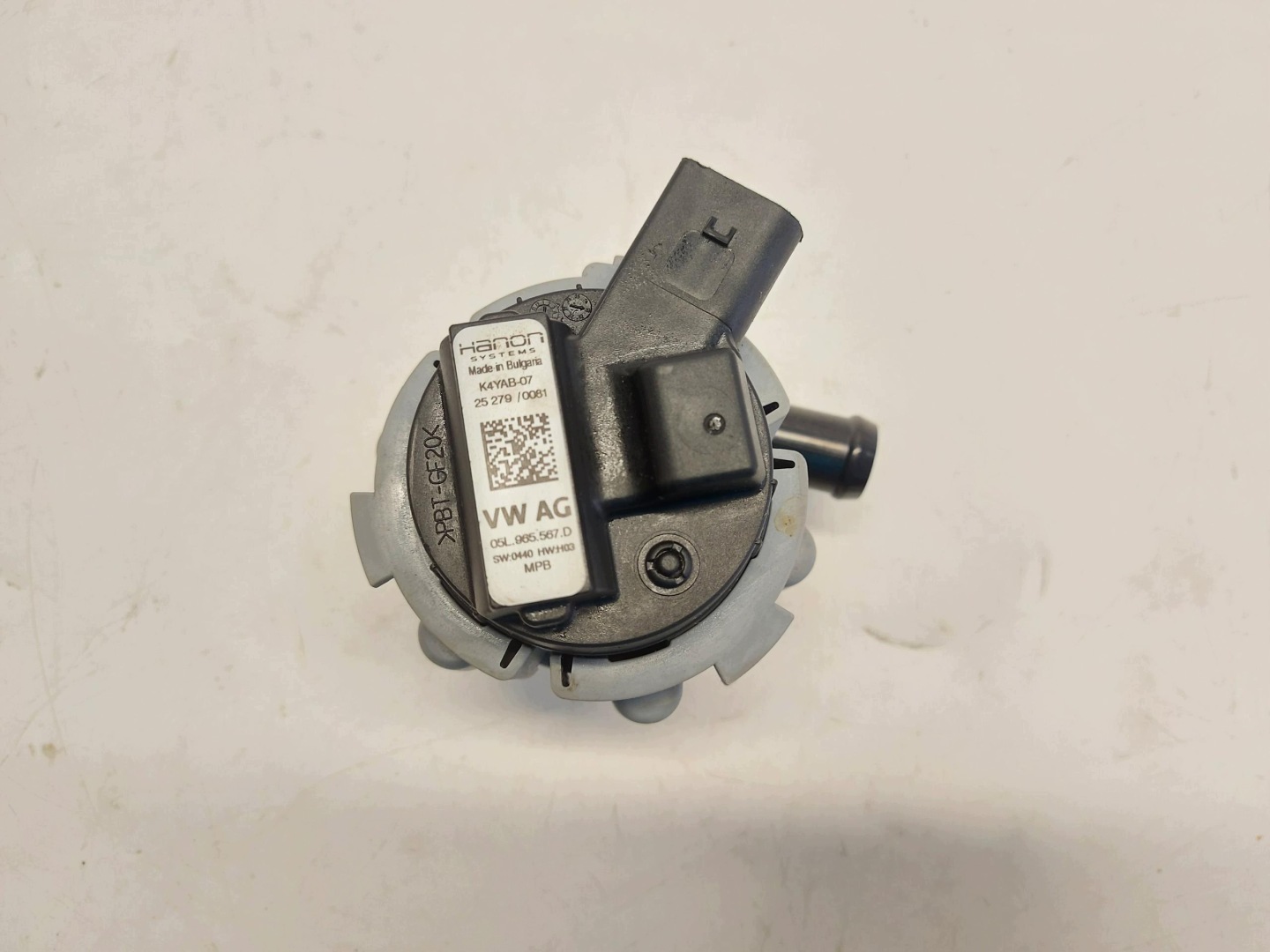 AUDI A5 8B3 B10 AVANT 2.0 TDI water pump electrical 05L965567D
