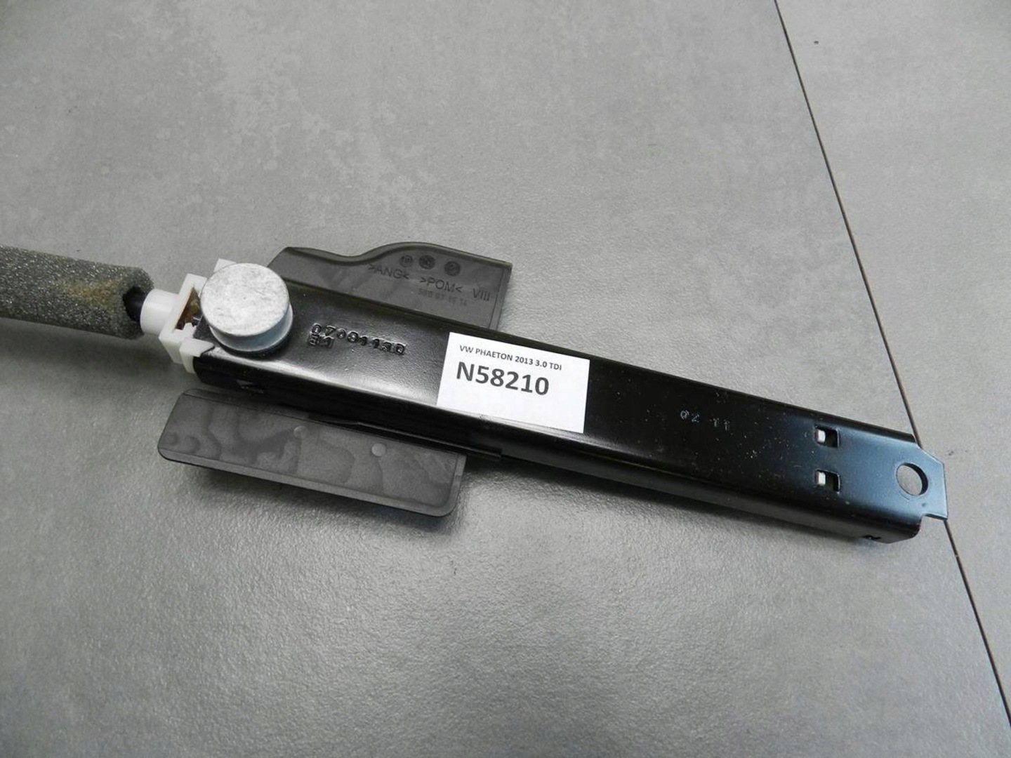Volkswagen Phaeton REGULACJA supports 560973354D