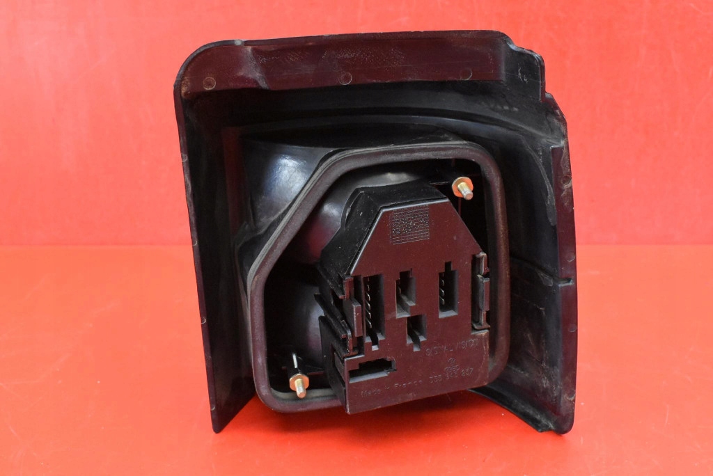 light left rear part rear 333945111 VW PASSAT B3 KOMBI 88-93