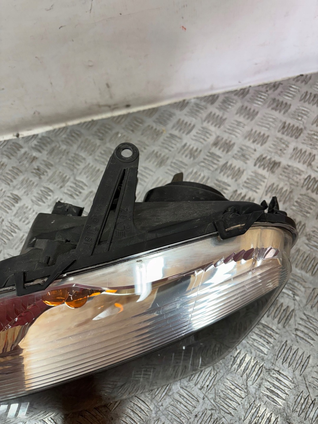 REFLEKTOR light left DACIA DUSTER and 10
