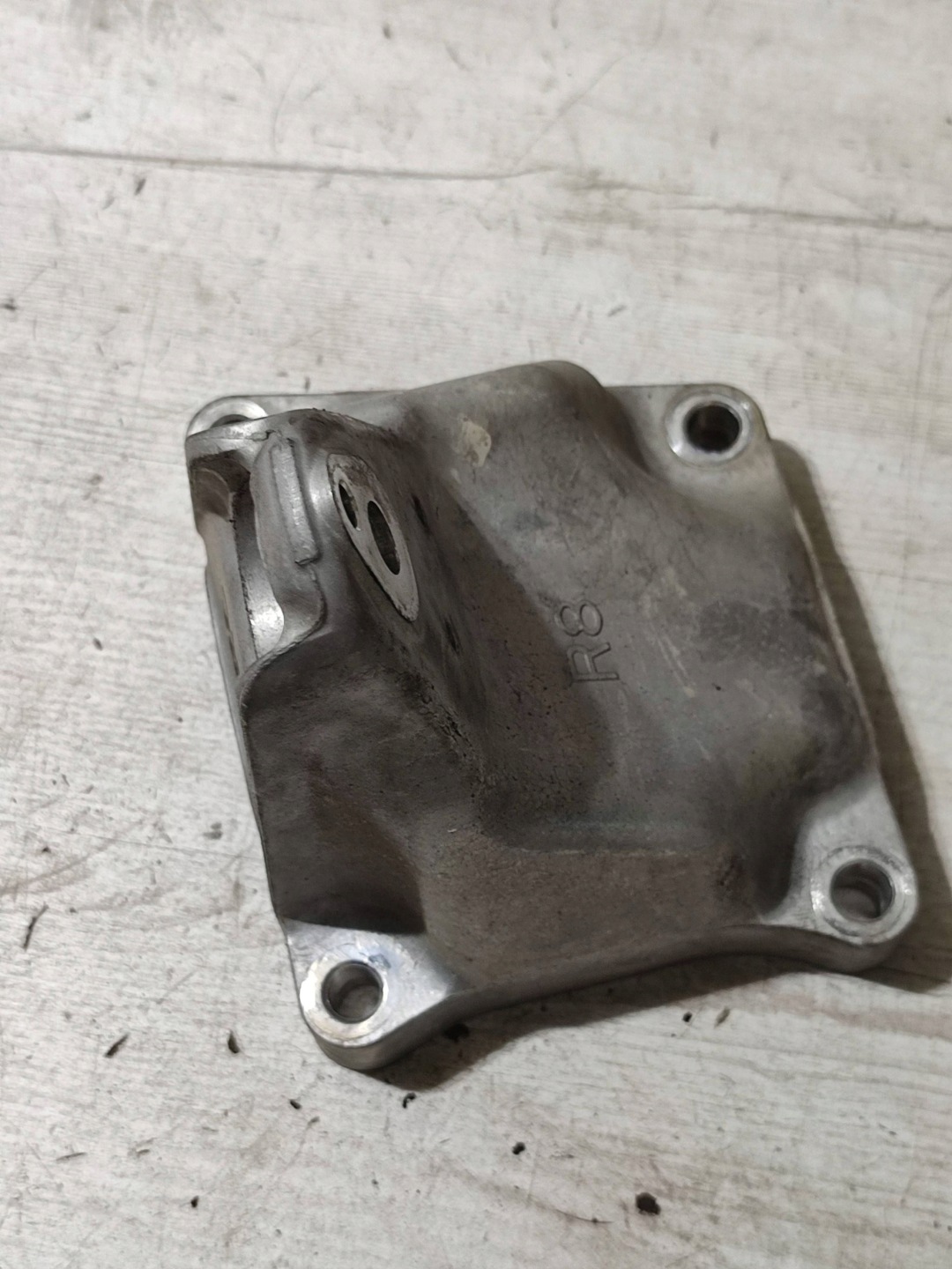Lexus RC 2019 Droit Bouche buse Support / Support plaque Moteur