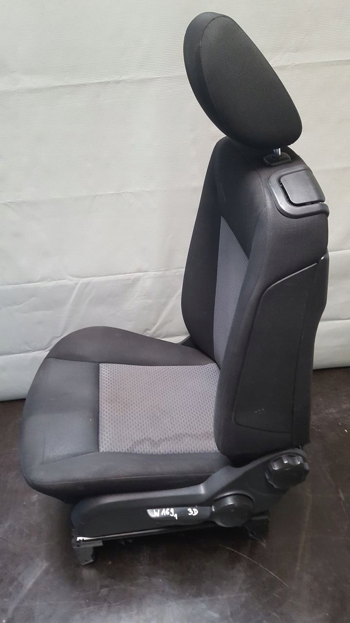 seat front left driver´s Mercedes W169 3D