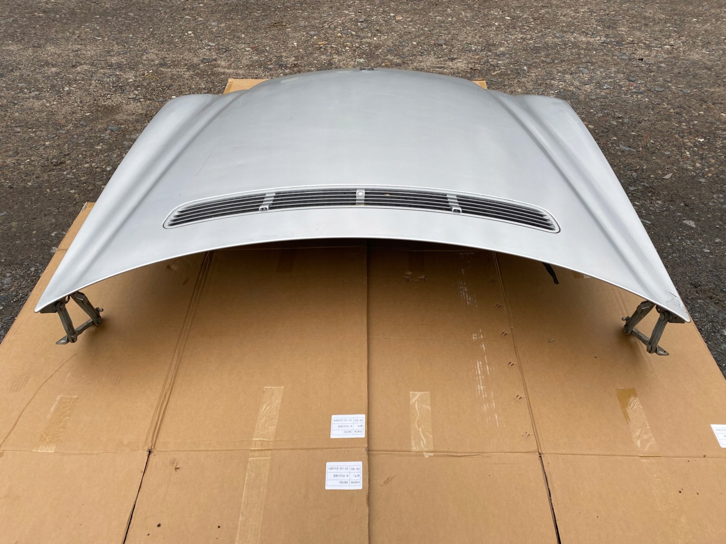 MERCEDES E W211 bonnet front cover C744