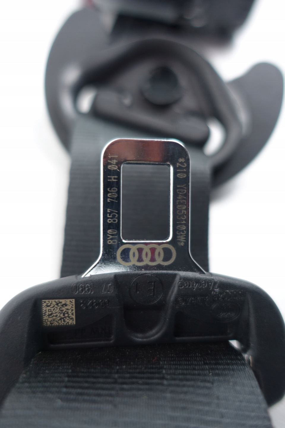 tension belt safety right front AUDI A3 8Y 20