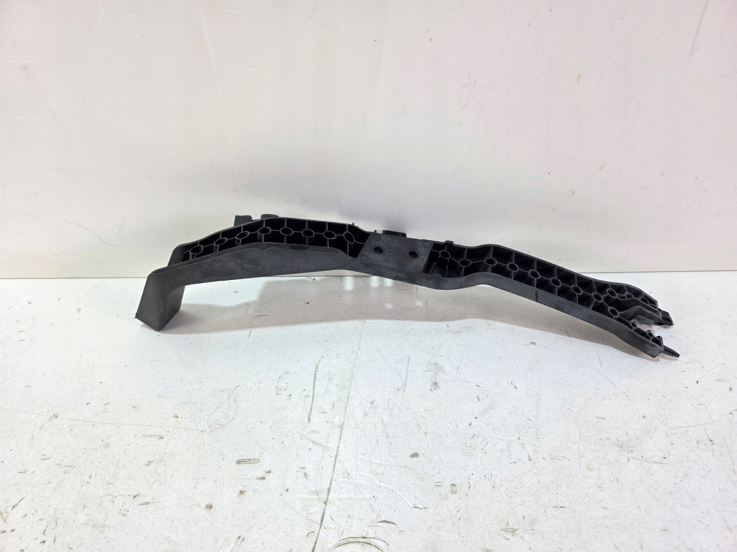 bracket support BOCZKA boot left BMW X7 G07 LCI 7941115