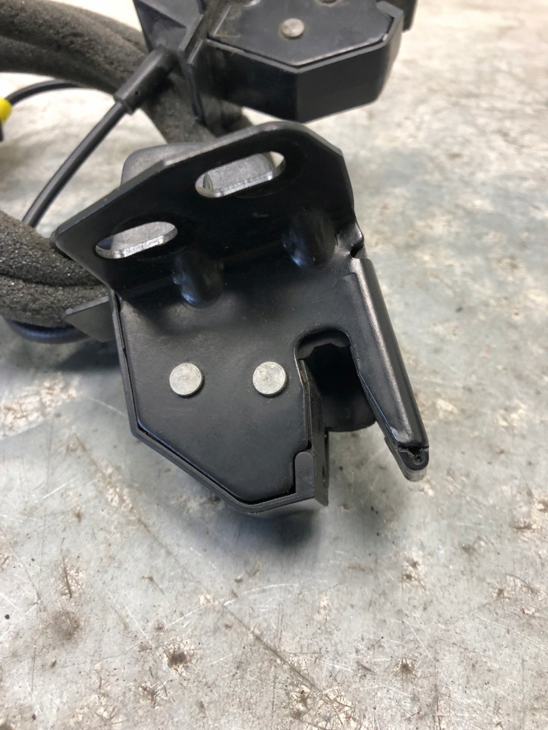lock door left rear part WYSOKI RENAULT MASTER III 8200778366