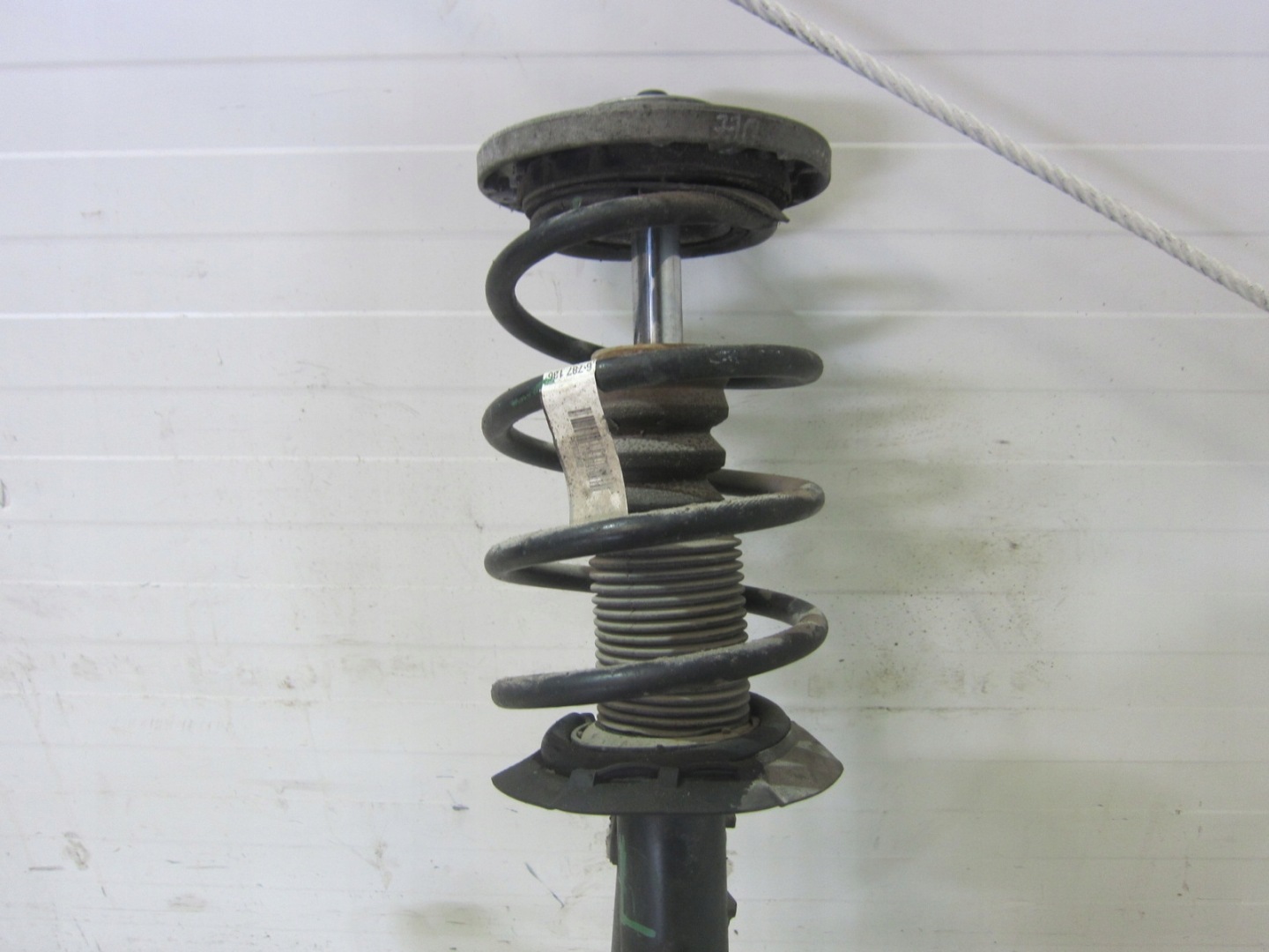BMW X3 F25 X4 swing left shock absorber 6855953