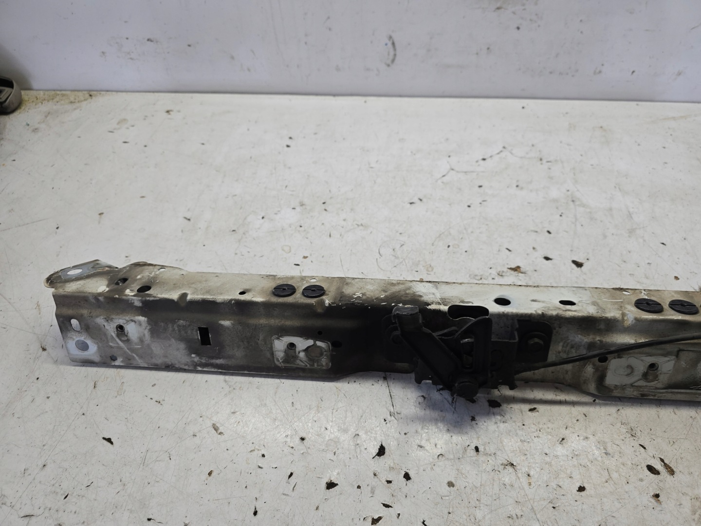 OPEL INSIGNIA A LIFT bar, wall upper Z40R