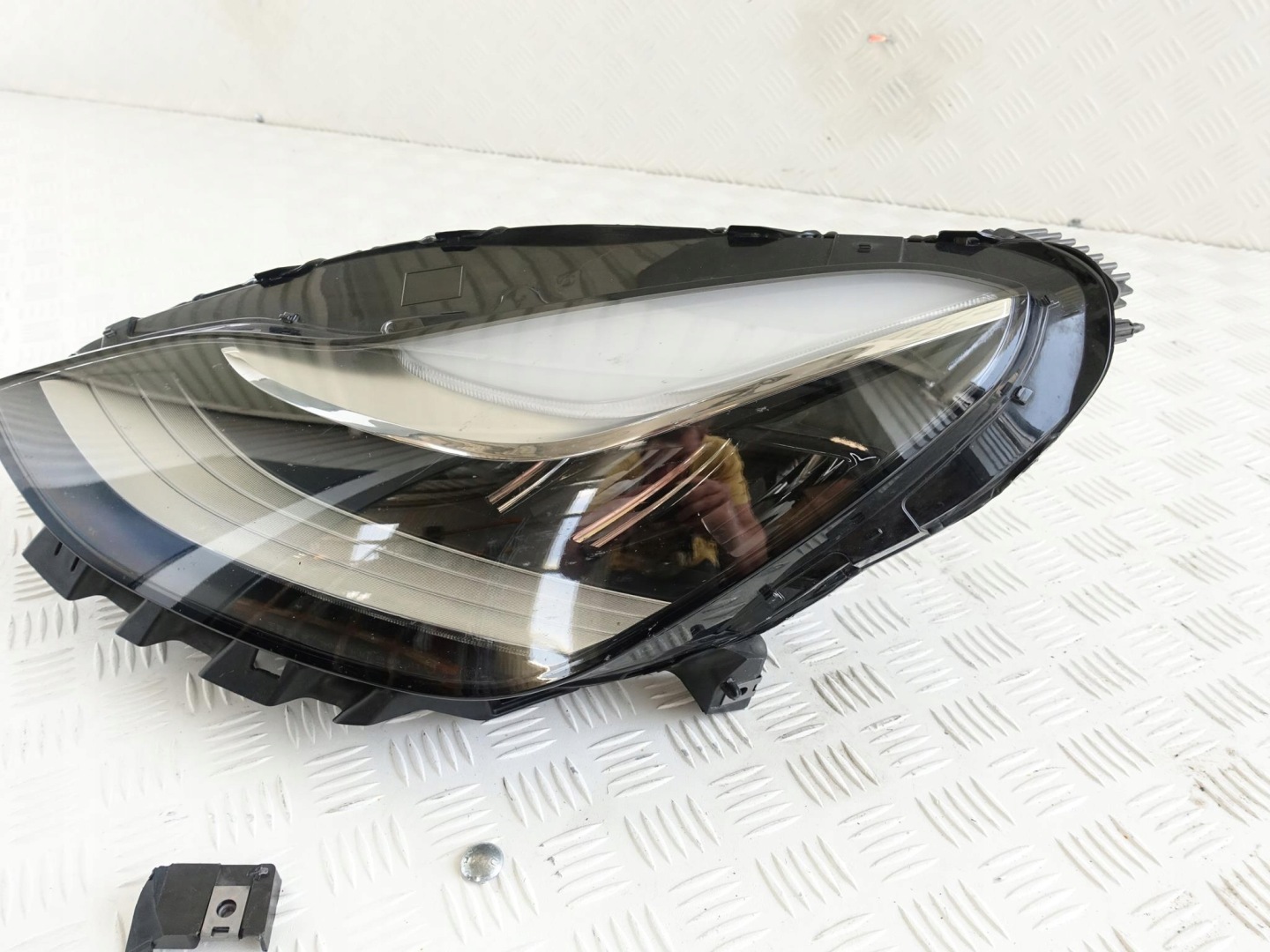 TESLA MODEL 3 III 17-20 light FULL LED left front