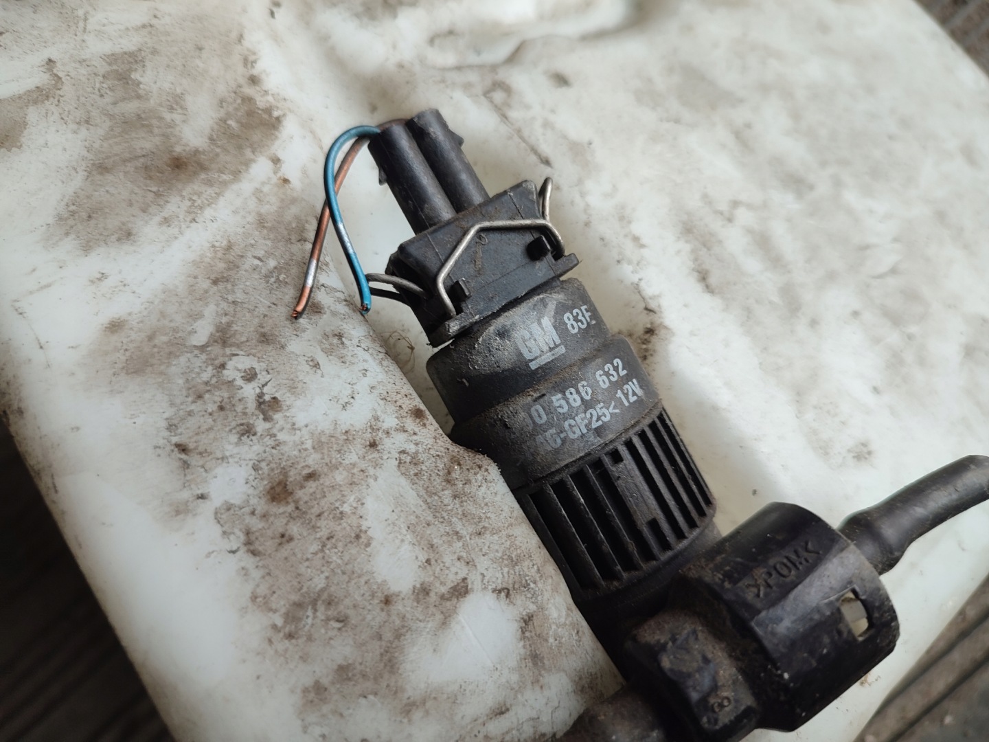 washer fluid tank opel vectra b 90586632