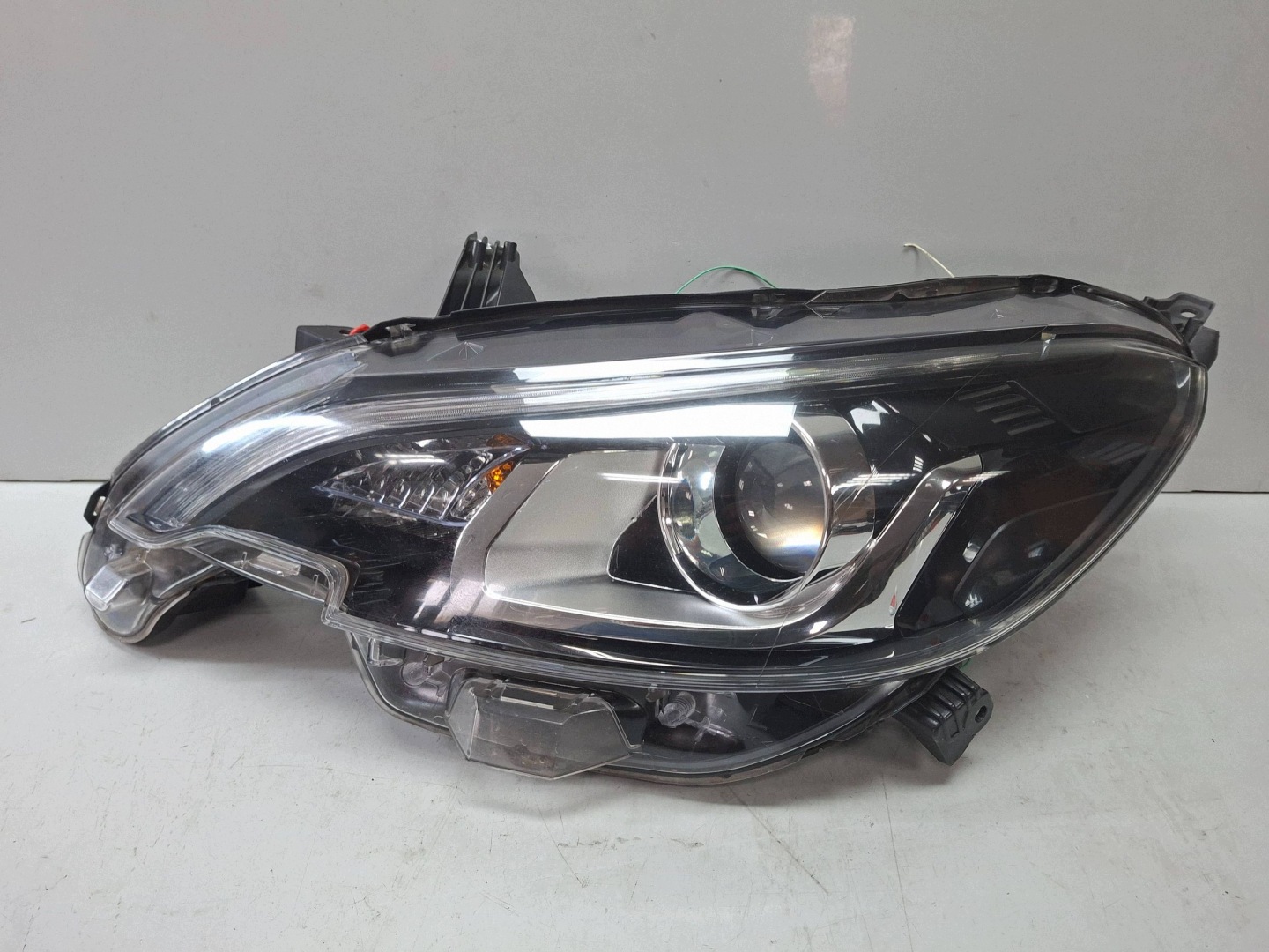 light front left 81150-0H150 PEUGEOT 108 2014