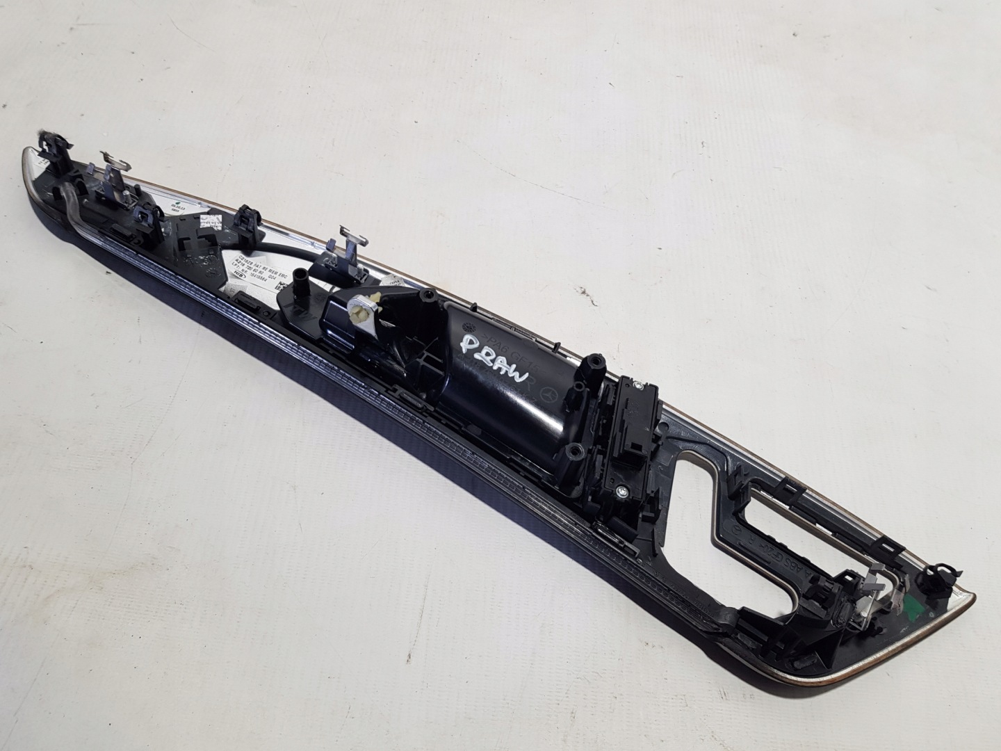MERCEDES CLS W218 handle right front DEKOR moulding door 2187600261
